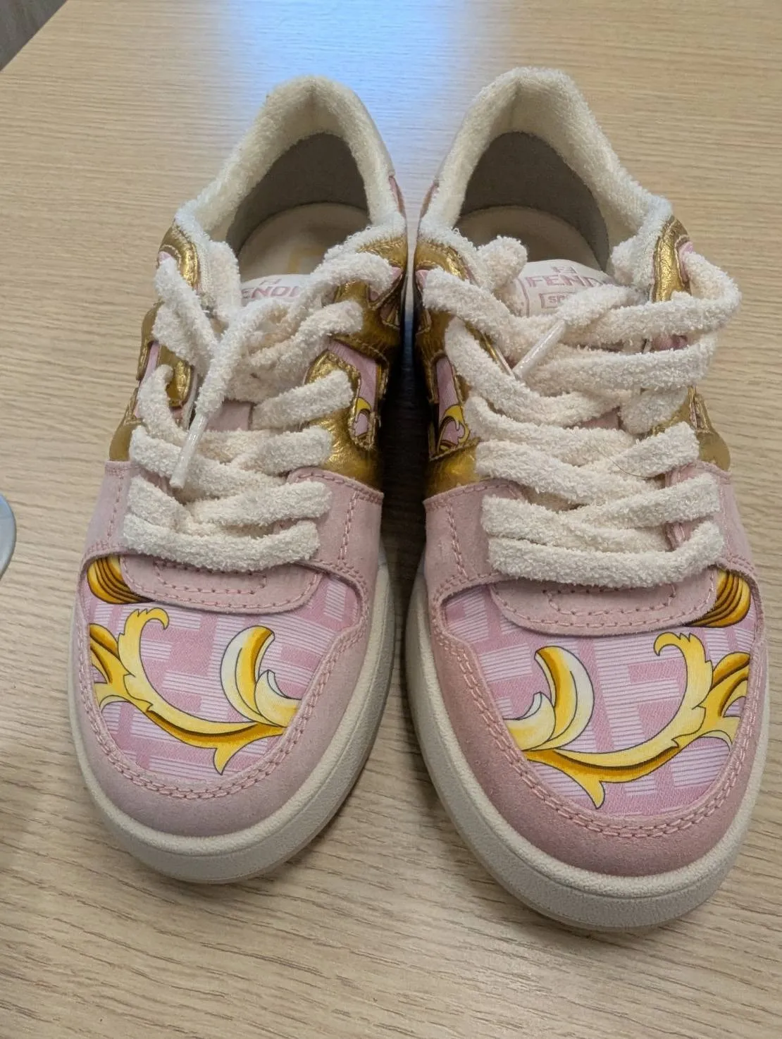 未使用スニーカー高価査定の秘訣